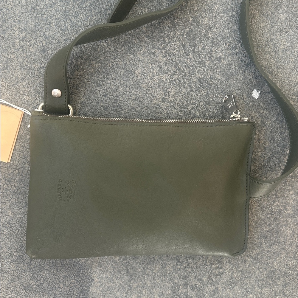 Olive green italian leather small crossbody top zip envelope bag. Il Bisonte - Picture 3 of 6
